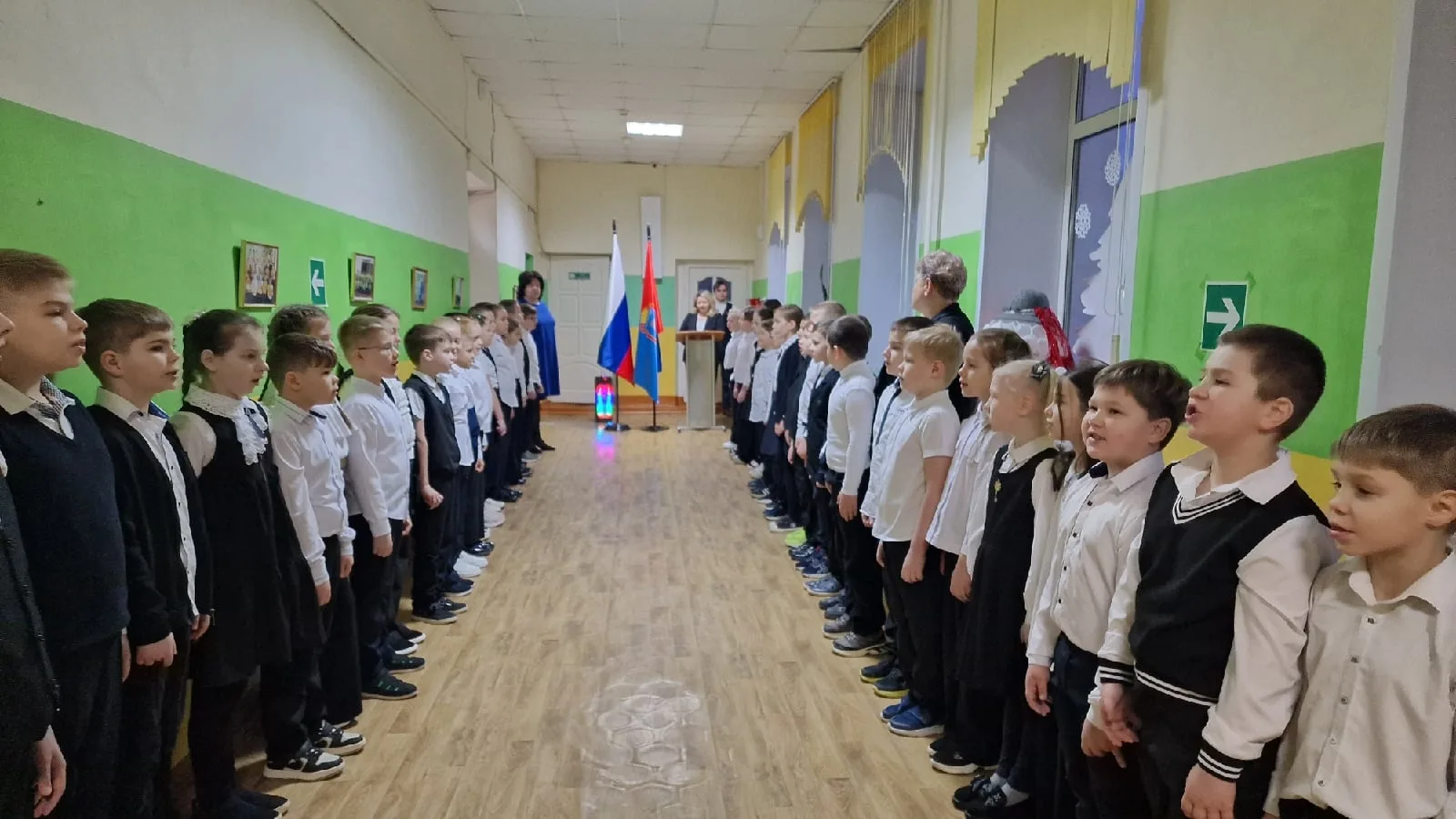 Торжественную линейка в МБОУ СОШ 9.